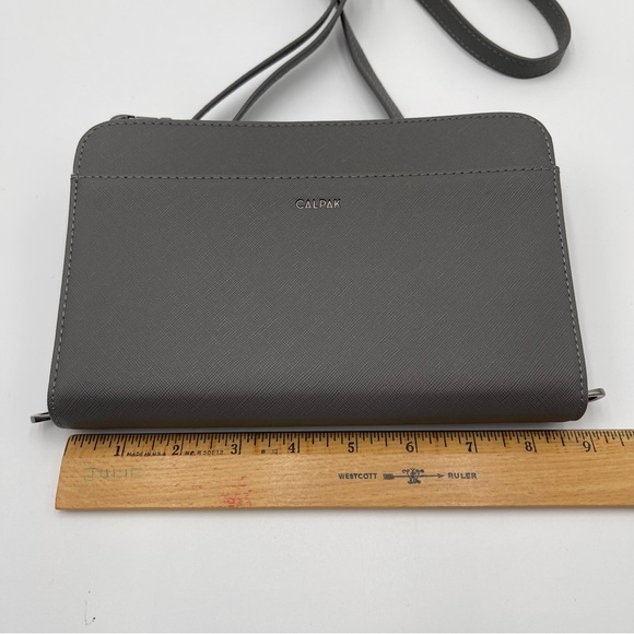 Calpak Faux Leather RFID Travel Wallet Gray Crossbody Shoulder Bag Fur Strap - Picture 12 of 14